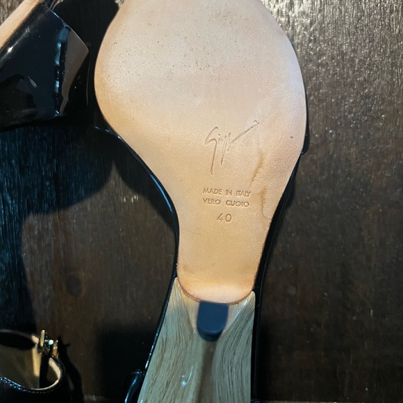 Giuseppe Zanotti Patent Leather Sandal - Picture 14 of 15